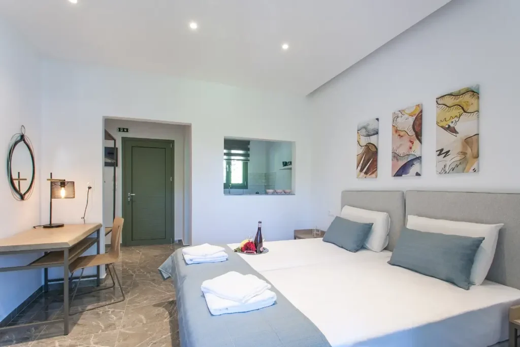 STANDARD TRIPLE STUDIO ATHINA 5